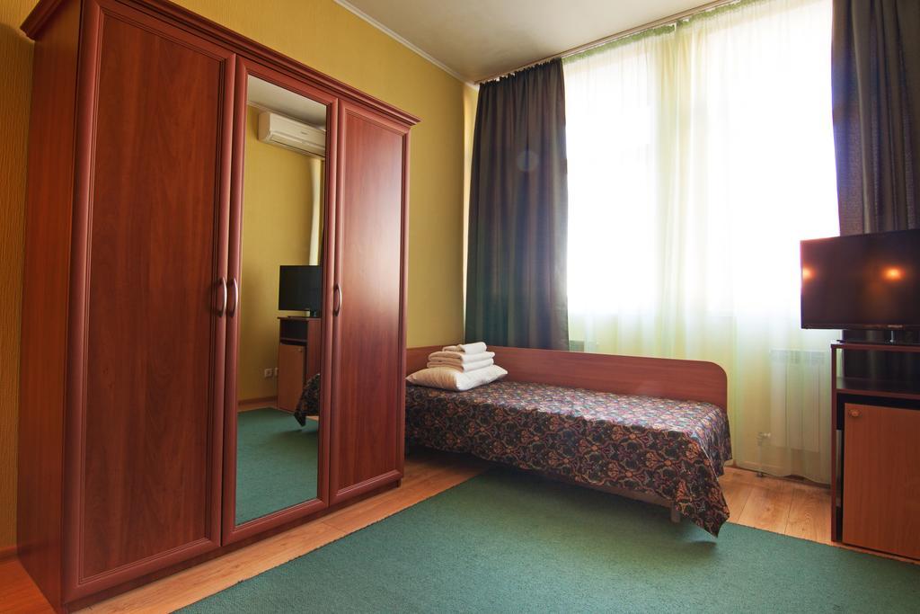 Mini-Hotel On Geroiv Energetykiv Street 18 Kyiv Exterior photo