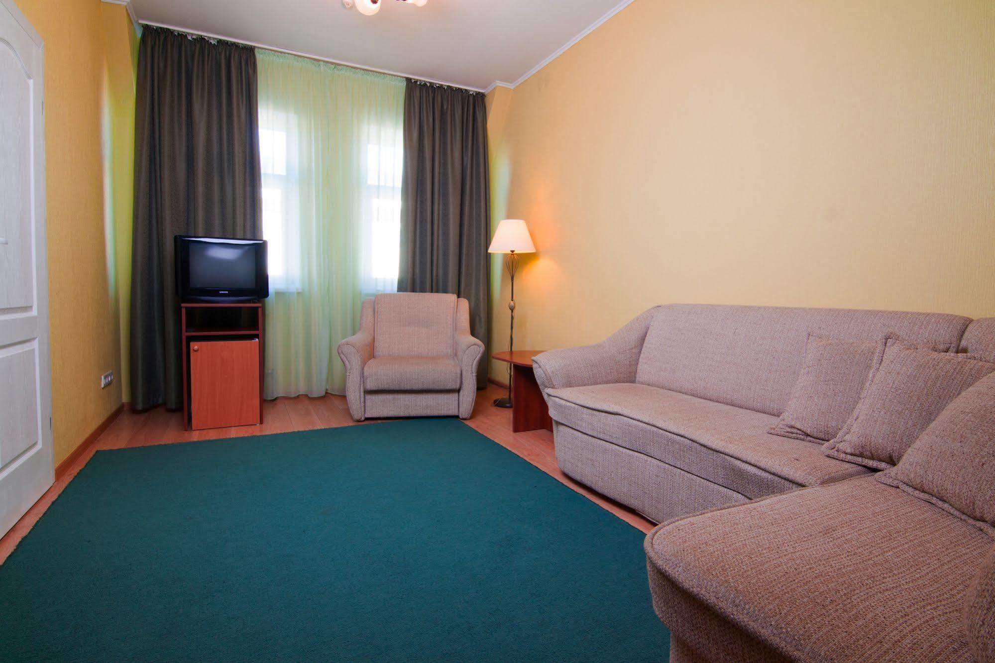 Mini-Hotel On Geroiv Energetykiv Street 18 Kyiv Exterior photo