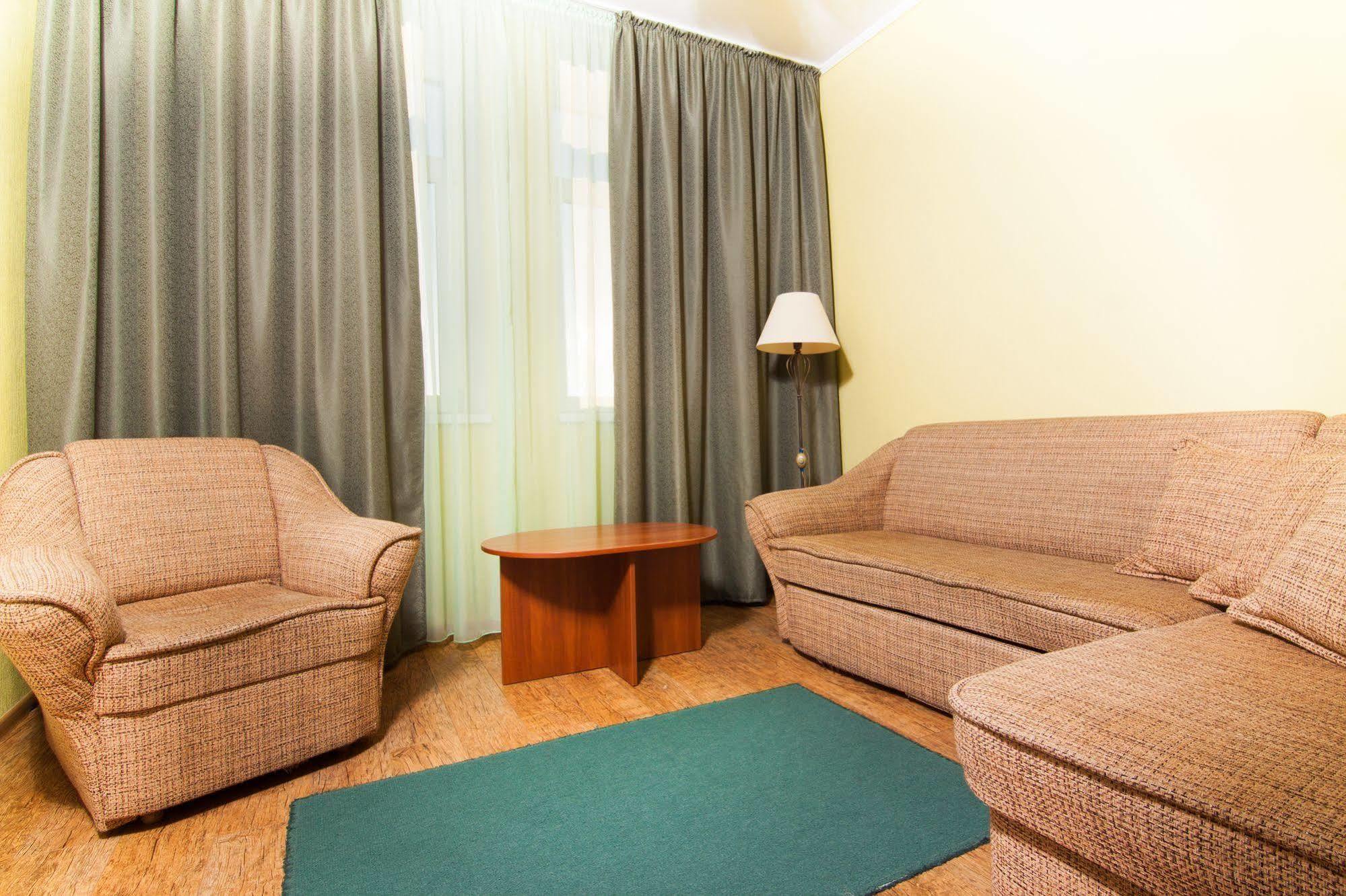 Mini-Hotel On Geroiv Energetykiv Street 18 Kyiv Exterior photo