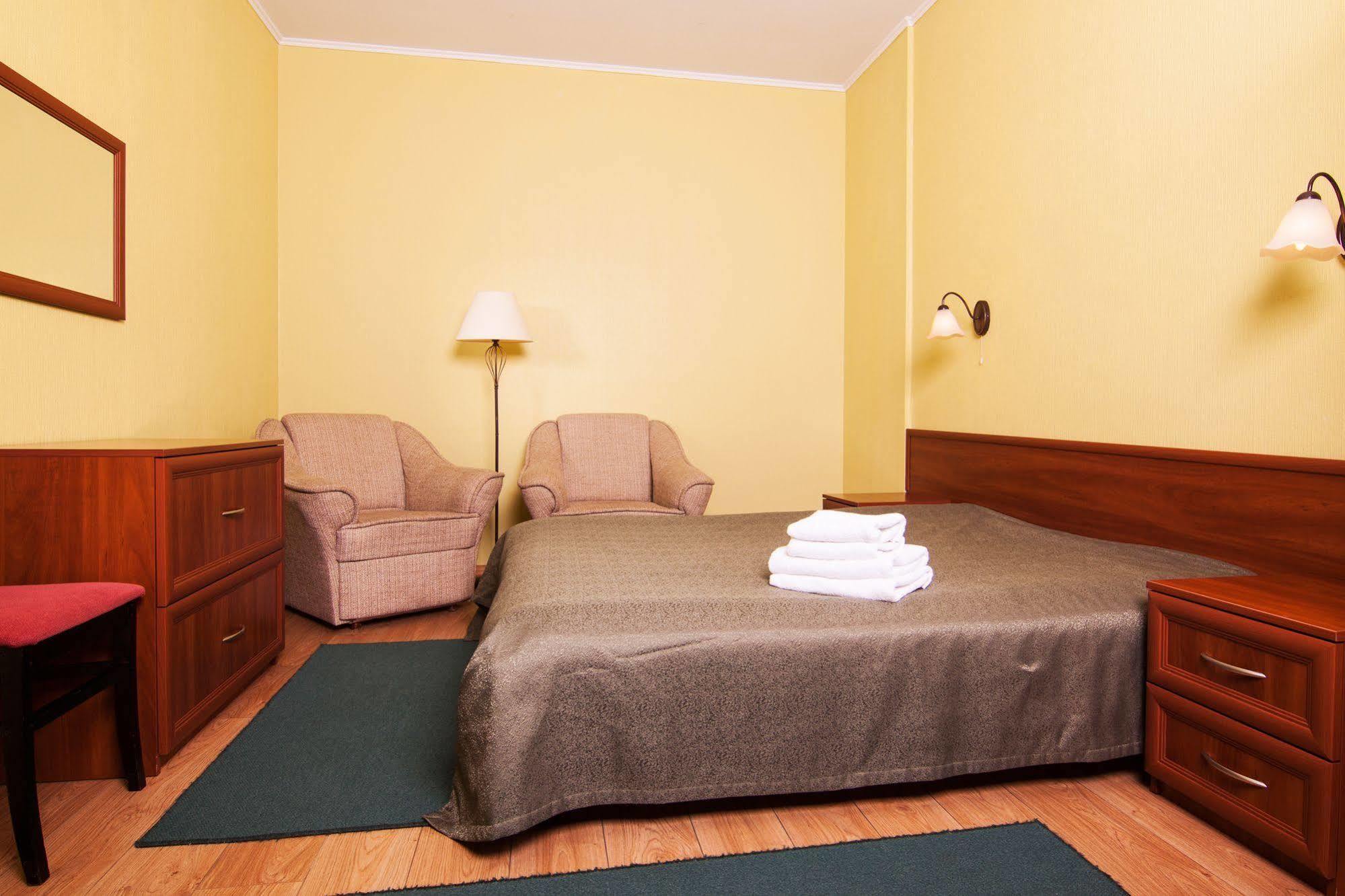 Mini-Hotel On Geroiv Energetykiv Street 18 Kyiv Exterior photo